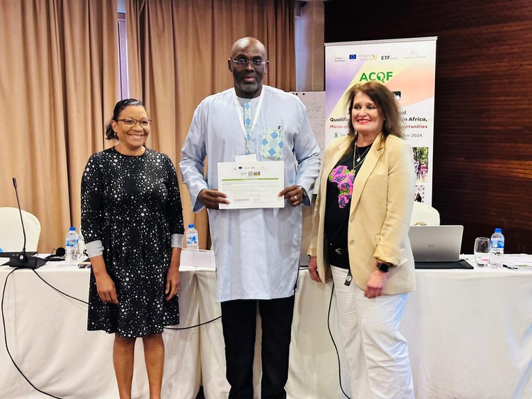 Certificate Seychelles_Laurent Ndaywel.jpg Certificate Seychelles_Laurent Ndaywel.jpg